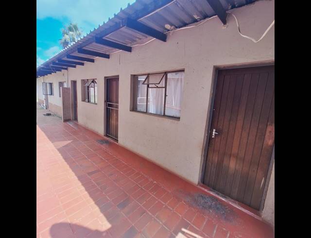 3 BEDROOM HOUSE FOR SALE IN RHODESFIELD